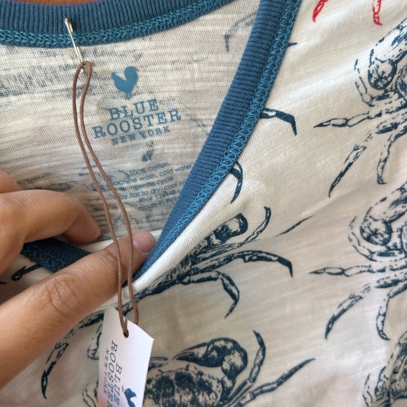 NWT Pink chicken Harry Crab tee - Picture 3 of 4